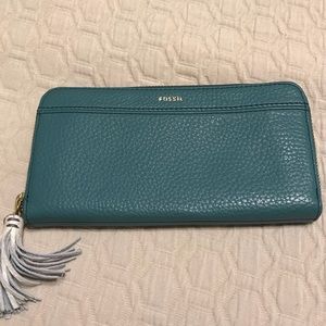 NWT Fossil Tara clutch zip wallet tassel teal $75